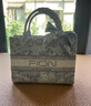 菲安妮（FION）油畫(huà)托特包包中號女包設計師聯(lián)名高級感手提包情人節禮物 曬單實(shí)拍圖