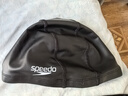 速比濤（Speedo）成人泳帽P(pán)U材質(zhì)游泳裝備柔軟舒適不勒頭長(cháng)發(fā)時(shí)尚 黑色 曬單實(shí)拍圖