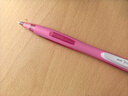 uni三菱（uni）學(xué)生自動(dòng)鉛筆M5-228側按出芯活動(dòng)鉛筆帶橡皮 粉色單支裝 曬單實(shí)拍圖