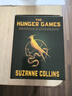 饑餓游戲四部曲盒裝4冊 The Hunger Games 英文原版 電影原著(zhù)小說(shuō)鳴鳥(niǎo)與蛇之歌 嘲笑鳥(niǎo) 星火燎原經(jīng)典科幻小說(shuō) 藍思800-920L 曬單實(shí)拍圖