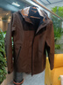 斐樂(lè ) 斐樂(lè )官方男裝沖鋒衣夾克二合一2025冬季新款健身運動(dòng)連帽外套 黑咖啡色-DR L 175/96A/L 曬單實(shí)拍圖