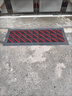 意潔室外防滑地墊酒店迎賓拼接地毯鏤空入戶(hù)門(mén)墊商場(chǎng)三合一除塵腳墊 單刷-灰塊紅刷【防凍耐用 美觀(guān)大氣】 90cm*60cm 【四周含邊+送安裝錘】 曬單實(shí)拍圖