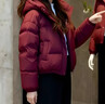 啄木鳥(niǎo)紅色短款連帽羽絨服外套女小個(gè)子2025冬季新款歐貨加厚保暖面包服 酒紅色羽絨服 M 曬單實(shí)拍圖