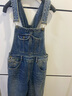 UR2025秋季新款女裝潮流做舊水洗貓須牛仔背帶褲UYV850122 曬單實(shí)拍圖