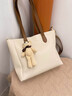 CALEKLNTOE【38婦女節禮物】包包女包輕奢侈2026新款女士托特包送媽媽女友 CK米白色時(shí)尚新款| 贈精美禮袋【京東/順豐隔日達】 曬單實(shí)拍圖