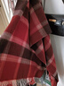 目丸新年羊毛圍巾女生冬2026新款格子送女友閨蜜新年生日禮物紅色圍巾 酒紅黑格 單圍巾 曬單實(shí)拍圖