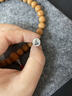 佳人飾界（JIANRENSHIJIE）劉宇寧同款天然小鳳眼菩提國產(chǎn)酸棗核正圓108顆原籽佛珠項鏈手串 9mm猴頭雕刻小鳳眼手持-寶塔款 曬單實(shí)拍圖