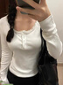 妙奕嘉白色蕾絲打底衫女可外穿內搭打底衣秋冬洋氣長(cháng)袖t恤修身純欲上衣 蕾絲花邊紐扣長(cháng)袖 M 【建議90-105斤】 曬單實(shí)拍圖