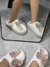 DFBK踩屎感棉拖鞋女士秋冬季室內家居厚底毛絨月子拖鞋女冬天外穿 白色 【蝴蝶結】 37-38 38-39 【適合腳穿】 曬單實(shí)拍圖