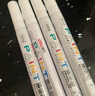 得力（deli）2.0mm輪胎修補油漆筆記號筆馬克筆高光筆簽字簽到手繪涂鴉 清明石碑碑文筆防水 4支/盒33095 白色 曬單實(shí)拍圖