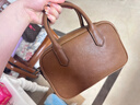 裘真【明星推薦】寬寬包植鞣牛皮休閑斜挎包手提保齡球包女 大象灰 曬單實(shí)拍圖