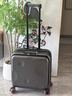 袋鼠（KANGAROO）小型行李箱登機箱可上飛機前開(kāi)蓋拉桿箱免托運男女士旅行箱密碼箱 灰色【前開(kāi)蓋深倉款+彈珠剎車(chē)輪+帶擴容】 18英寸 【帶杯架+TSA海關(guān)鎖+桃皮絨干濕分離內里】 曬單實(shí)拍圖