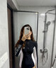 范德安（BALNEAIRE）【哈妮克孜同款】沖浪系列連體泳衣女士長(cháng)袖三角防曬保守遮肉溫泉 時(shí)尚黑白【連體三角款】 S 【150-160cm/44-52kg】 曬單實(shí)拍圖