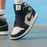 耐克（NIKE）男鞋 AIR JORDAN 1 MID SE運動(dòng)鞋場(chǎng)下訓練休閑復古時(shí)尚中幫籃球鞋 HV4091-102 42 曬單實(shí)拍圖