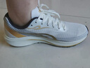多威征途3代碳板跑步鞋學(xué)生體測訓練專(zhuān)業(yè)跑鞋男女馬拉松運動(dòng)鞋 白/金 MR34222A 41 曬單實(shí)拍圖