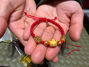 老廟黃金轉運珠足金十二生肖馬年紅繩本命年手鏈送女友老婆生日節禮物 生肖牛:約1.1g 轉運珠手鏈 曬單實(shí)拍圖