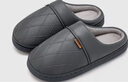 潔麗雅防水棉拖鞋女士秋冬季室內居家用保暖加絨防滑防臭PU皮棉拖男外穿 深灰色 44-45 【適合43-44碼】 曬單實(shí)拍圖
