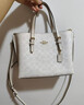 蔻馳（COACH）【品牌直供】女士MOLLIE25中號手提單肩包白色CV965禮物 曬單實(shí)拍圖