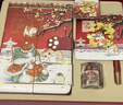 覓芯北京故宮文創(chuàng  )紀念品宮廷貓中國風(fēng)伴手禮手賬本禮盒文具套裝12歲-15歲女孩生日禮物小學(xué)生新年禮物 細雪【手賬本+冰箱貼+徽章+膠帶+紅色星星筆】 曬單實(shí)拍圖