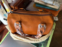 裘真復古枕頭包女士真皮單肩手提斜挎女包植鞣頭層牛皮包小號 焦糖色-小號 曬單實(shí)拍圖