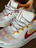 耐克馬年限定脫韁系列小飛馬大童跑步鞋春NIKE PEGASUS 41 IQ1139 161白/大學(xué)紅/帆白/典雅托帕石色 40 曬單實(shí)拍圖