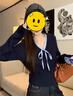 妙奕嘉藍色毛衣女款假兩件針織衫2026新款打底衫內搭外穿洋氣高級感上衣 韓系學(xué)院風(fēng)v領(lǐng)系帶拼接針織衫 均碼 【建議110斤以?xún)取?曬單實(shí)拍圖