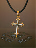 IRIS CROSS黃金吊墜 荊棘御守鑲鉆十字架守護護身符吊墜 IC黑金男生高端禮物 荊棘御守護身符 約6.1克 曬單實(shí)拍圖