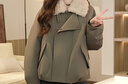 鴨鴨羽絨服女短款2025冬季加厚百搭保暖顯高顯瘦毛毛領(lǐng)高級感外套ZP 軍綠色 M (160/84A) 曬單實(shí)拍圖