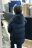 保姆鵝 兒童羽絨服男童女童長(cháng)款過(guò)膝加厚外套中大童保暖防風(fēng)冬[NM2149] 炭黑 130 曬單實(shí)拍圖