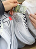 特步（XTEP）【進(jìn)化之銀】?jì)汕Ч镂宕凶舆\動(dòng)鞋透氣輕便減震耐磨體考跑步鞋 曬單實(shí)拍圖