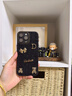 素洛適用蘋(píng)果16Promax絨布小香風(fēng)手機殼輕奢ins風(fēng)高級感iPhone15Pro時(shí)尚13鏡頭膜手鏈防摔軟全包保護殼 爵士黑  絨布小香風(fēng) iPhone 16 Pro max 曬單實(shí)拍圖
