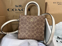 蔻馳（COACH）CALLY女士單肩斜挎托特包 棕色拼粉筆白色CBQ34新年禮物 曬單實(shí)拍圖
