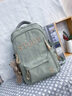viney書(shū)包簡(jiǎn)約初中高中大學(xué)生雙肩包女大容量通勤背包戶(hù)外出游旅行包 綠色+小熊掛件 高顏值輕便百搭電腦包 曬單實(shí)拍圖