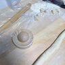 AILUKI日本餃子器木制圓形廚房家用搟餃子皮神器模具包水面皮不粘餃子皮 升級款壓餃子皮神器【2個(gè)裝】圓球+底座 精選實(shí)木 曬單實(shí)拍圖