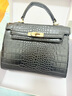 CHARINE&KATH 小&ck女包鱷魚(yú)紋凱莉包包女輕奢高級感手提包洋氣百搭斜挎鉑金包 黑色 送禮品盒+禮品袋 曬單實(shí)拍圖