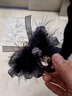 兩世歡羽毛抓夾女2025新款蝴蝶結黑色后腦勺秋冬高級感鯊魚(yú)夾毛毛發(fā)夾 黑色金色珠珠8cm 曬單實(shí)拍圖