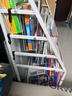 湯能優(yōu)品移動(dòng)書(shū)架繪本架鐵藝置物架書(shū)本玩具架簡(jiǎn)易落地書(shū)柜臥室收納架子 【活動(dòng)款】90CM-5層書(shū)架+3白盒 曬單實(shí)拍圖