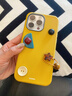 素洛適用蘋(píng)果17promax手機殼秋冬黃色立體星星紐扣iPhone16pro韓系簡(jiǎn)約時(shí)尚15高級感輕奢個(gè)性14保護套 黃色皮紋星星吊墜 iPhone 15 Pro Max 曬單實(shí)拍圖