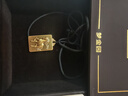 夢(mèng)金園黃金吊墜 馬到成功古法足金平安無(wú)事牌掛墜 馬年本命年生日禮物 約14.56g-黑繩款 曬單實(shí)拍圖
