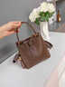 Marie Claire【明星推薦】輕奢包包女包2026單肩包斜挎水桶包送老婆情人節禮物 咖色 現貨 萌熊掛件   送品牌口紅 曬單實(shí)拍圖