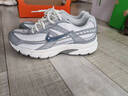 耐克女子透氣運動(dòng)鞋冬季復古跑鞋風(fēng)緩震NIKE INITIATOR HQ1511 121山峰白/灰石板藍/淺煙灰 38.5 曬單實(shí)拍圖