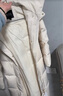 波司登（BOSIDENG）25新款鵝絨羽絨服商場(chǎng)熱賣(mài)同款女中厚過(guò)膝長(cháng)款修身連帽外套 【店長(cháng)推薦】凝脂白8513 S 160/84A 體重約100-110斤 曬單實(shí)拍圖