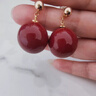 伊燦新年酒紅色大仿珍珠耳釘女小眾設計高級感耳飾2025年新款爆款耳墜 酒紅色仿珍珠耳釘 曬單實(shí)拍圖