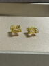 六福珠寶光影金足金炫動(dòng)時(shí)空手工繞金線(xiàn)炫彩工藝黃金耳釘計價(jià)GJG0180DS 2.22克(含工費366元) 配硅膠耳堵 曬單實(shí)拍圖