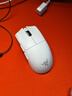 雷蛇（Razer）毒蝰v3pro專(zhuān)業(yè)版 輕量化無(wú)線(xiàn)游戲鼠標 人體工程學(xué)設計宏電競鼠標  lol吃雞CSGO瓦羅蘭特鼠標 白色（輕約55克 自帶8KHZ接收器） 曬單實(shí)拍圖