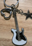 朋意美式辣妹風(fēng)y2k電吉他星星鑰匙扣ins復古千禧貝斯掛件包包掛件吊墜 吉他鑰匙扣-白色【1個(gè)】 曬單實(shí)拍圖