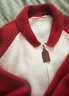 區區歐陽(yáng)'新年小馬'獨家設計節日限定輕奢羊毛拉鏈毛衣刺繡開(kāi)衫 白拼紅 XS 曬單實(shí)拍圖