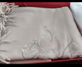 上海故事秋冬新款女士圍巾100%綿羊毛重工刺繡披肩送媽媽生日禮物高檔禮盒 曬單實(shí)拍圖