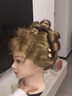 新娘盤(pán)發(fā)化妝編發(fā)卷棒造型練習假發(fā)頭模展示模特頭剪發(fā)練習模具 80% 真發(fā)金色盤(pán)頭化妝專(zhuān)用下單就送桌面小支架 曬單實(shí)拍圖