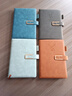 嘉然恒4本裝筆記本文具A5/80張加厚商務(wù)本子記事本舒適膚感羊巴皮面工作日記會(huì )議記錄本辦公文具可定制 曬單實(shí)拍圖